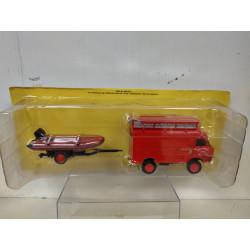 SAVIEM TP3 + REMOLQUE BARCA FIRE/POMPIERS/BOMBEROS 1:43 SALVAT IXO