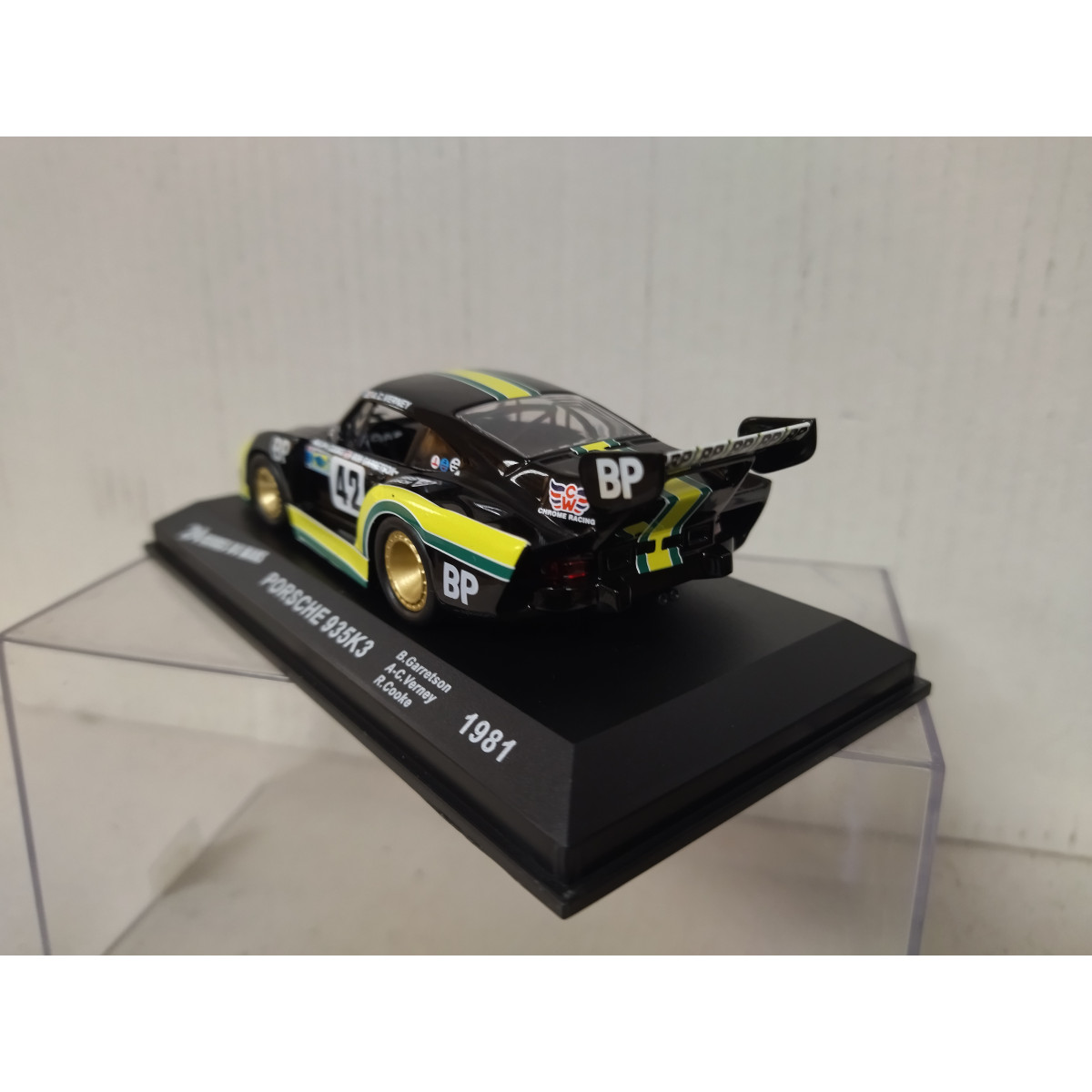PORSCHE 935 TURBO N°26 COURSE ? Arc en Ciel KIT Monté RECORD 1:43 s