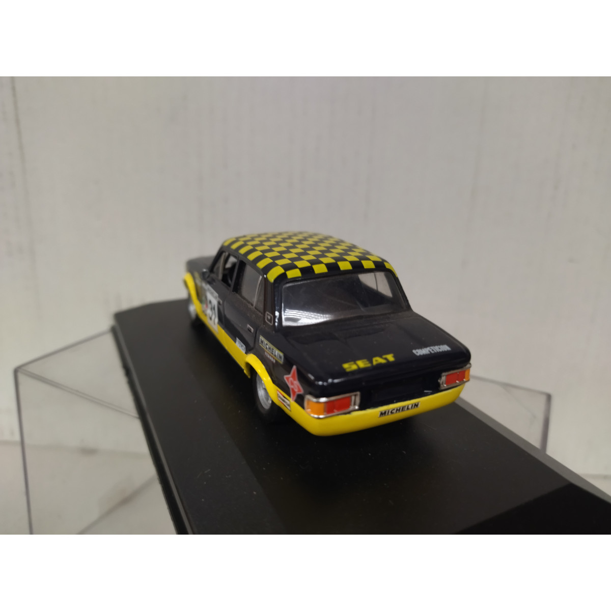 SEAT 1430 1800 GR 4. S. SERVIA. J. SABATER. 1977. MONTE CARLO IXO 1/43