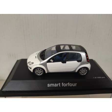 SMART FORFOUR ICE WHITE/SILVER 1:43 SCHUCO