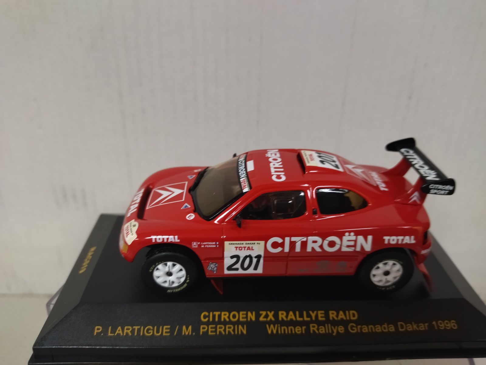 リヤドロ ファースト レディー 1568 citroen-zx-1996-rally-winner-