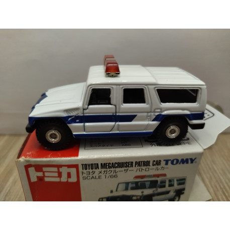 TOYOTA MEGACRUISER PATROL CAR 1:66/apx 1:64 TOMICA 3