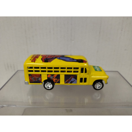 CHEVROLET SCHOOL BUS 1956 SPIDER-MAN 1:64 JOHNNY LIGHTNING NO BOX