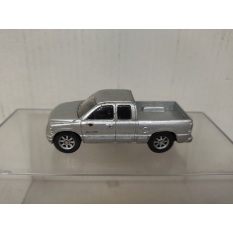 CHEVROLET SILVERADO 1500 PICKUP SILVER apx 1:64 MAISTO NO BOX DEFECT