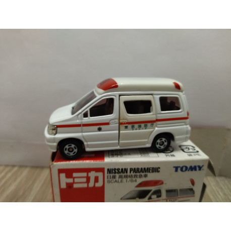 NISSAN PARAMEDIC AMBULANCE 1:64/apx 1:64 TOMICA 12