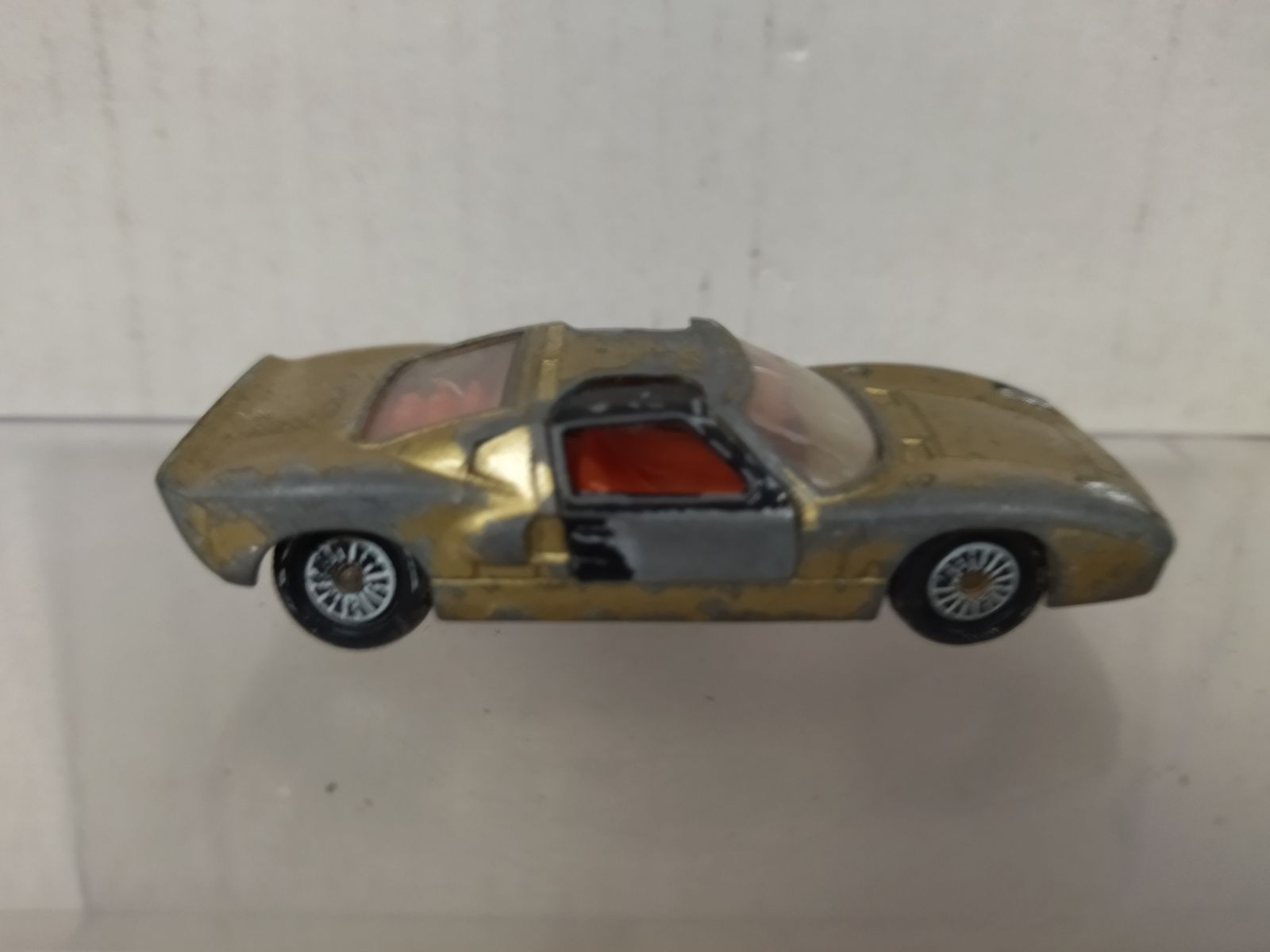 FORD GT40 GOLD 1:60/apx 1:64 SIKU V296 NO BOX - BCN STOCK CARS