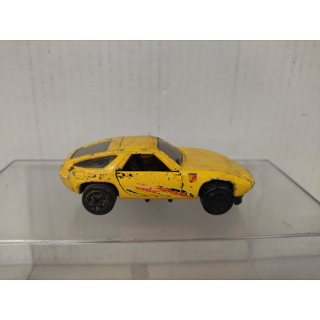 PORSCHE 928S AMARILLO apx 1:64 GUISVAL NO BOX