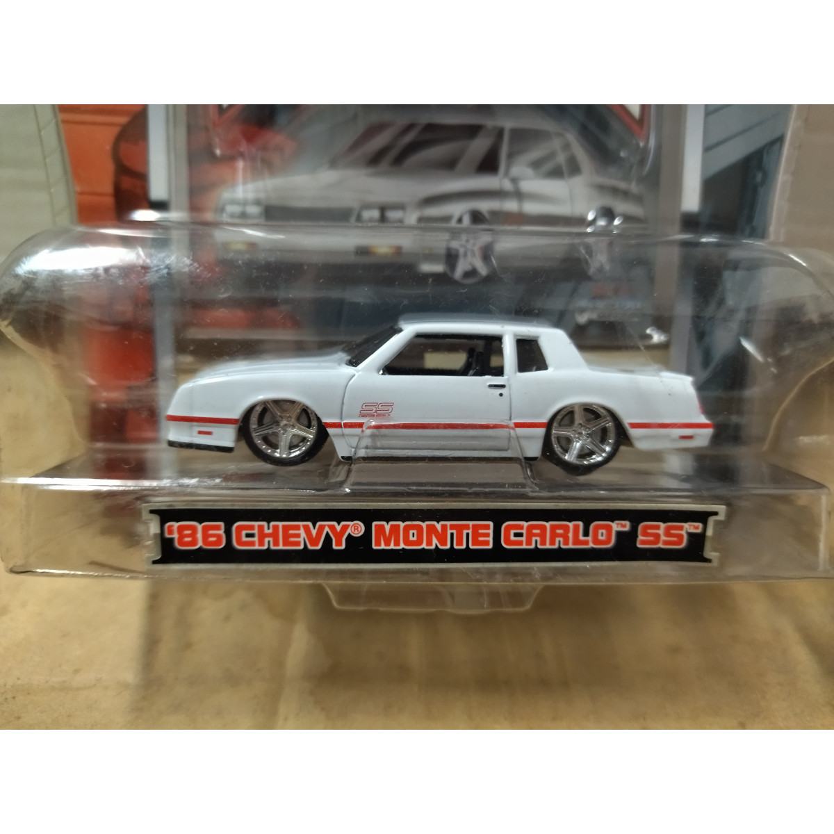 Modélisme Scalextric Chevrolet Monte Carlo 1986 N.69 - Échelle 1:32 - Die-cast - Compatible Avec Les Circuits Scalextric