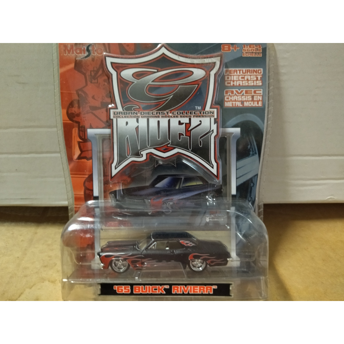 Maisto 1965 Buick Riviera Lowrider Candy Red With Stripes "Lowriders