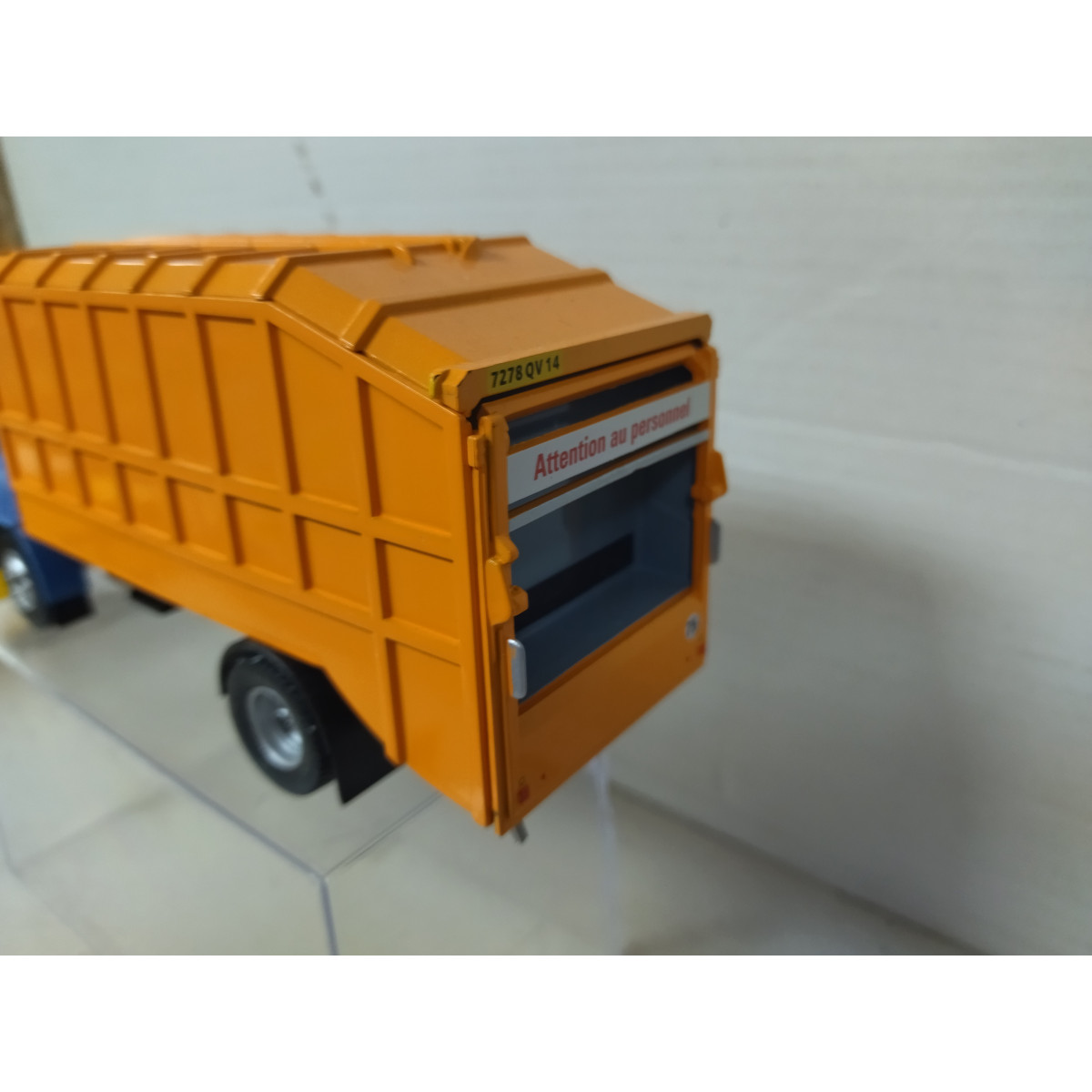 Camion Miniature Saviem SM10 1975 - Échelle 1/43 - IXO Altaya - Neuf En Boîte