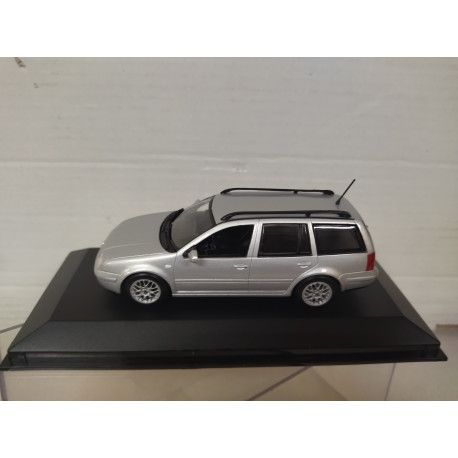 VOLKSWAGEN BORA VARIANT 1999 SILVER 1:43 MINICHAMPS DEALER - BCN