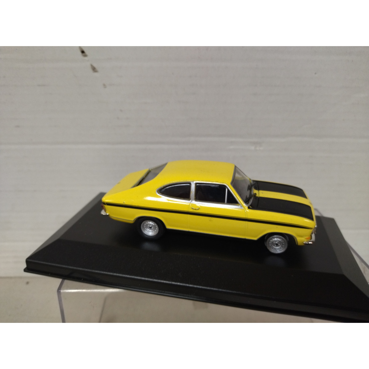 EAGLEMOSS OPEL MANTA B Gt/E Modellauto 1:43 Sammler Modell EUR 25,49 - Foto 3