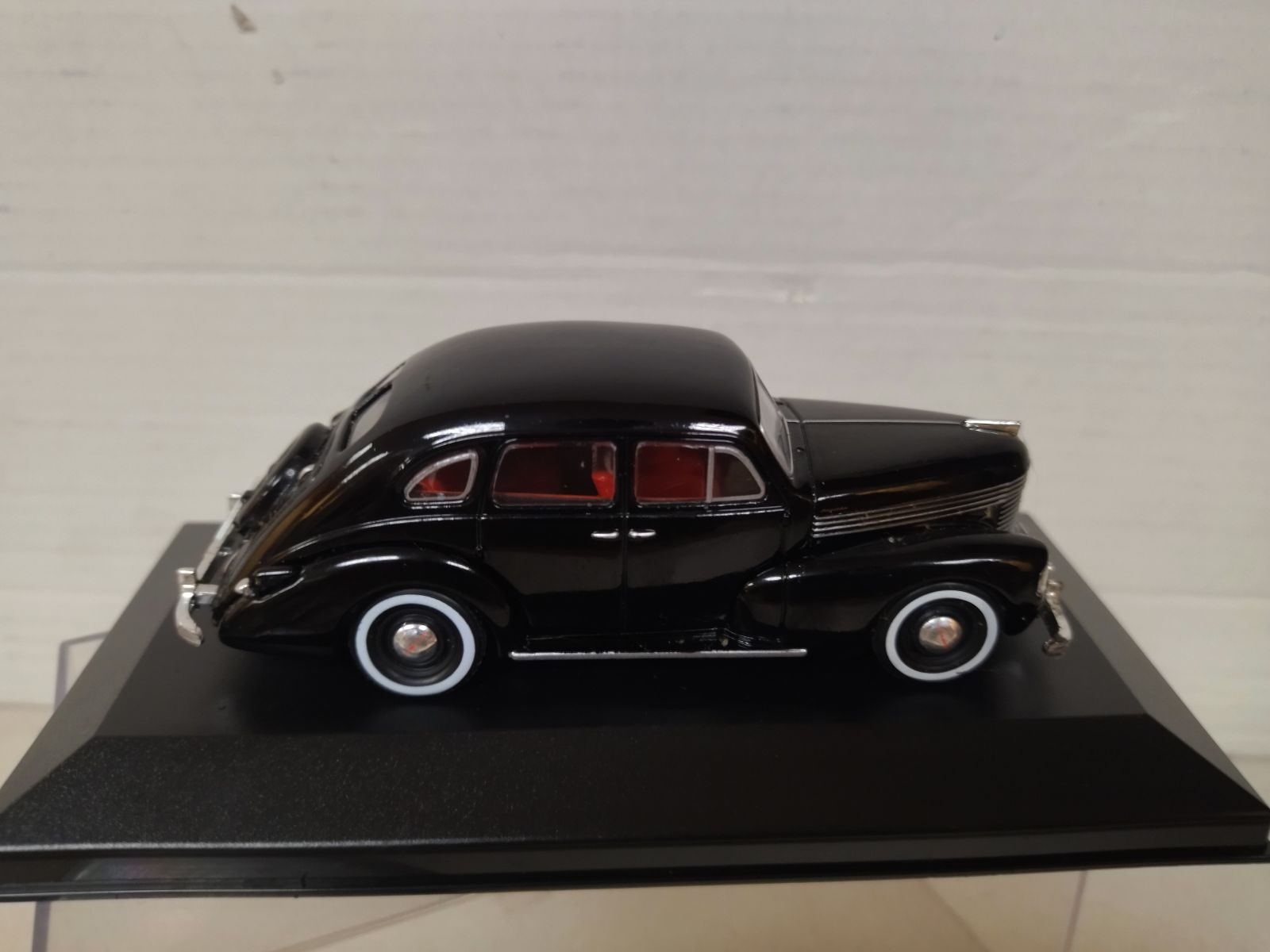 OPEL KAPITAN ´38 BLACK 1938-40 1:43 EAGLEMOSS IXO CAJA NO ORIGINAL