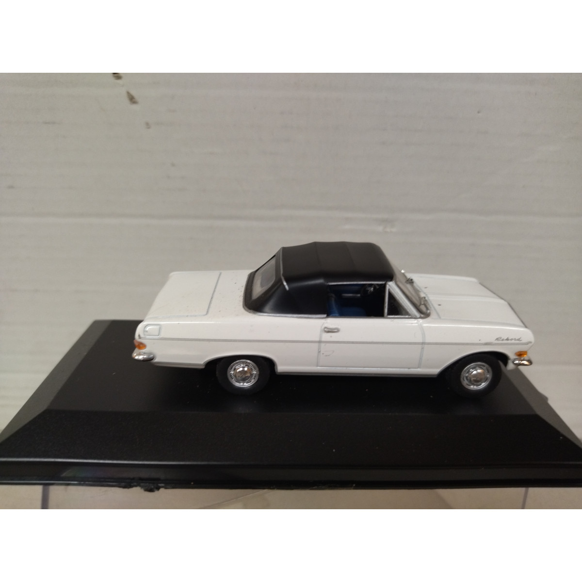 Miniature Paradcar 1/43 – Opel Rekord A Cabriolet Bleue – Occasion Boîte
