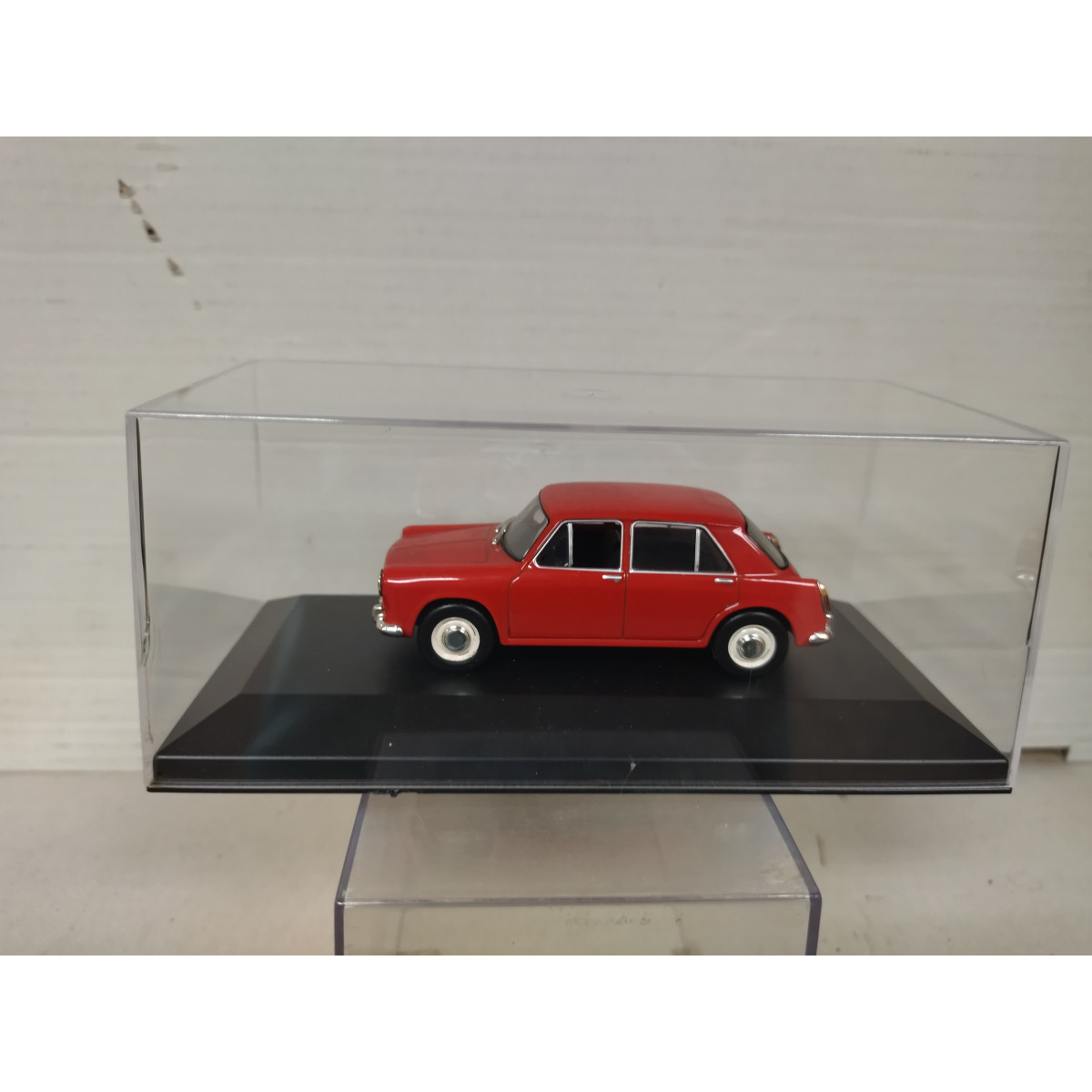 MORRIS 1100 (AUTHI/BMC) 1967 FRANCE 1:43 ALTAYA IXO CAJA NO