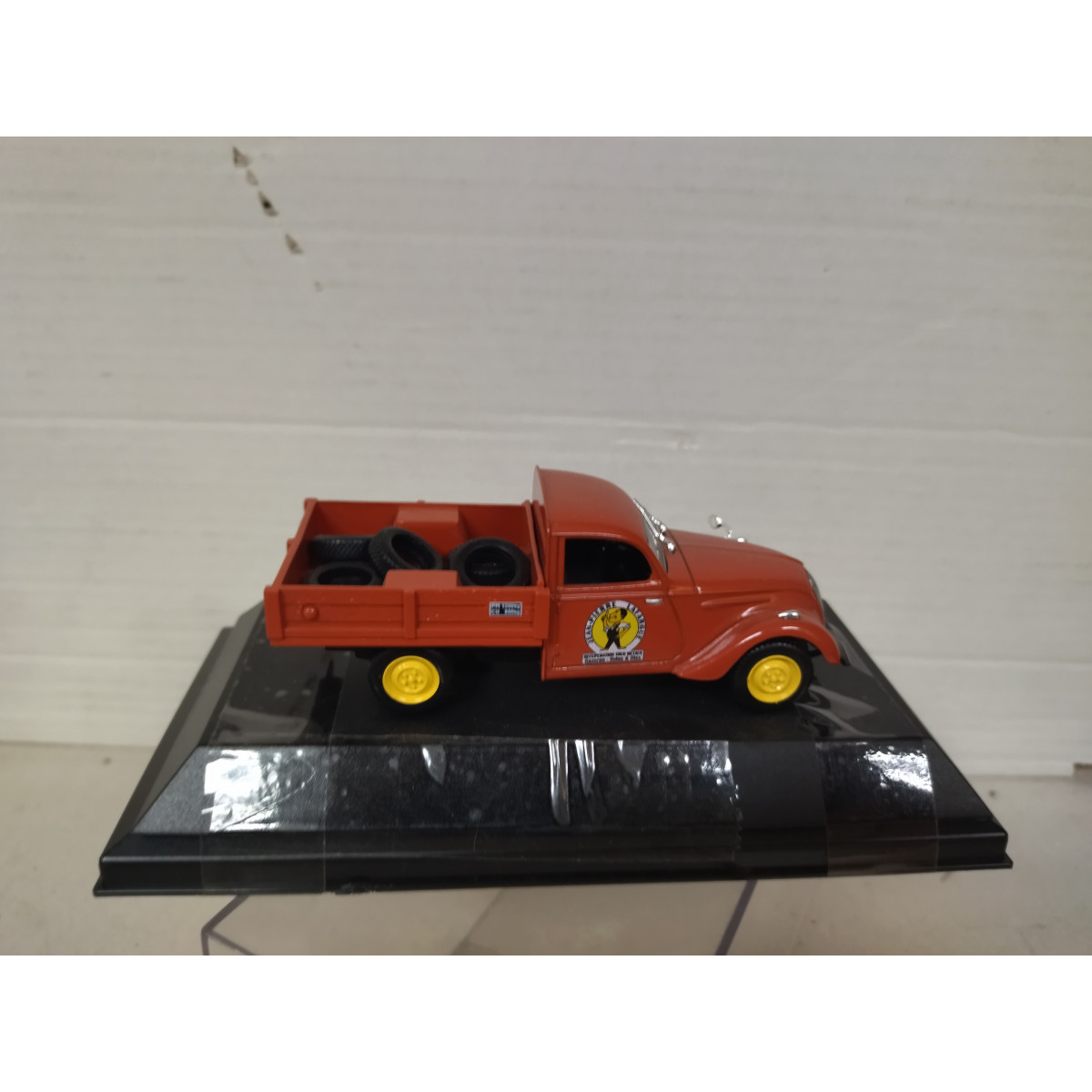 Modèle Réduit Peugeot 202 Norev à L'échelle 1/43 – Occasion, Pour Collectionneurs De Miniatures Automobiles