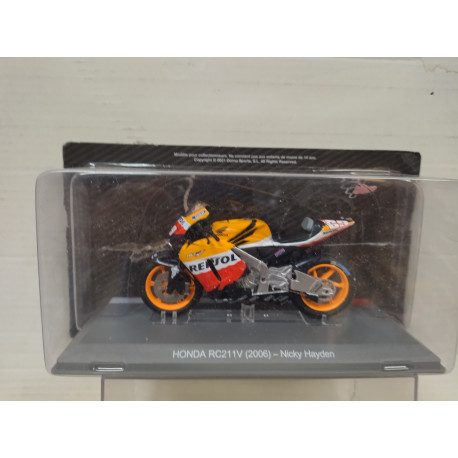 Moto gp 1/12 HONDA RC211V DANI PEDROSA 2006 - Collection