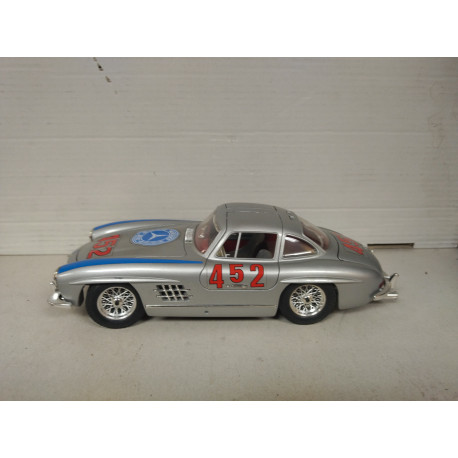 MERCEDES-BENZ 300 SL 1954 MILLE MIGLIA 1:18 BBURAGO NO BOX DEFECT/V FOTOS