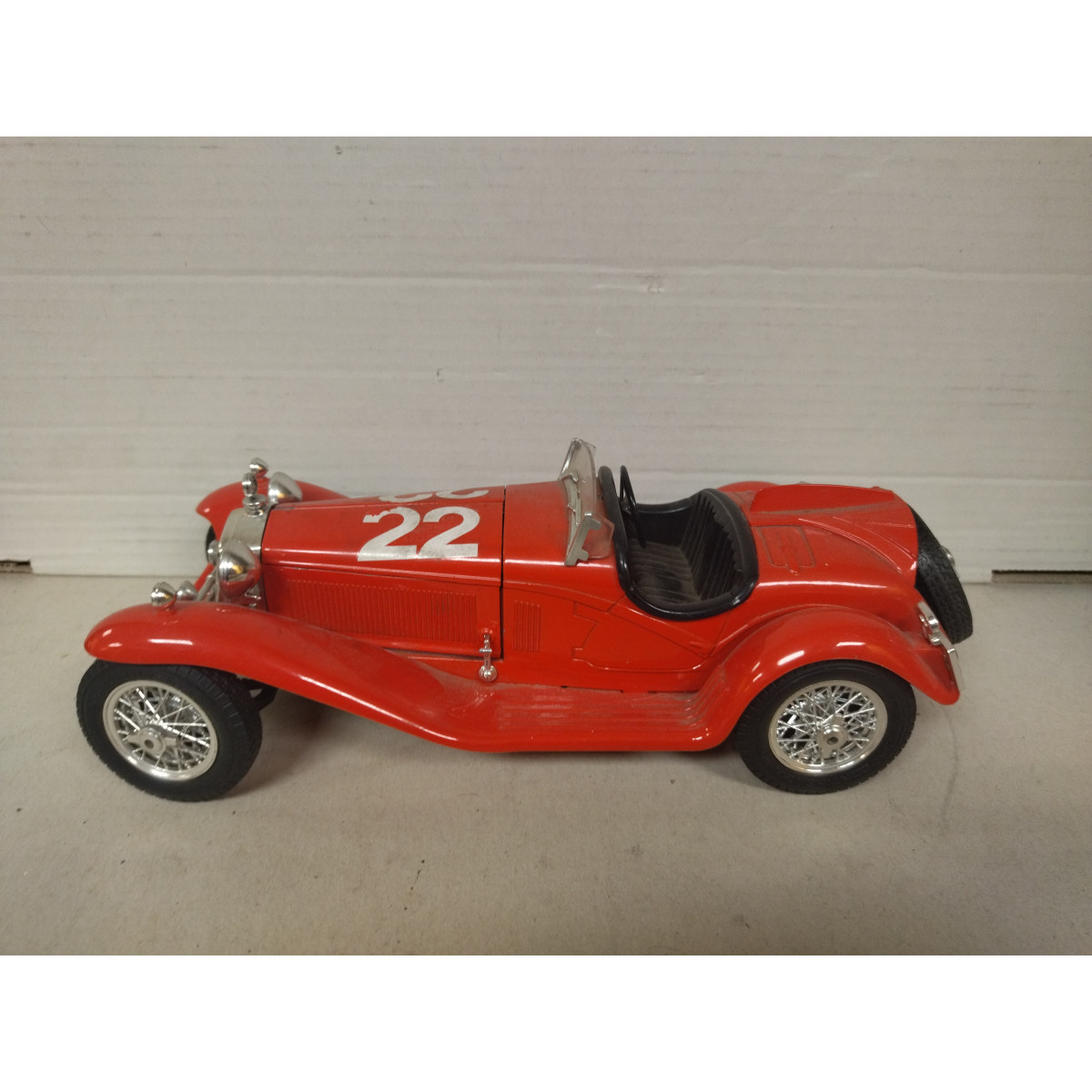 ALFA ROMEO 2300 SPIDER 1932 blanc / bleu clair cabriolet ouvert open 1/18 BURAGO