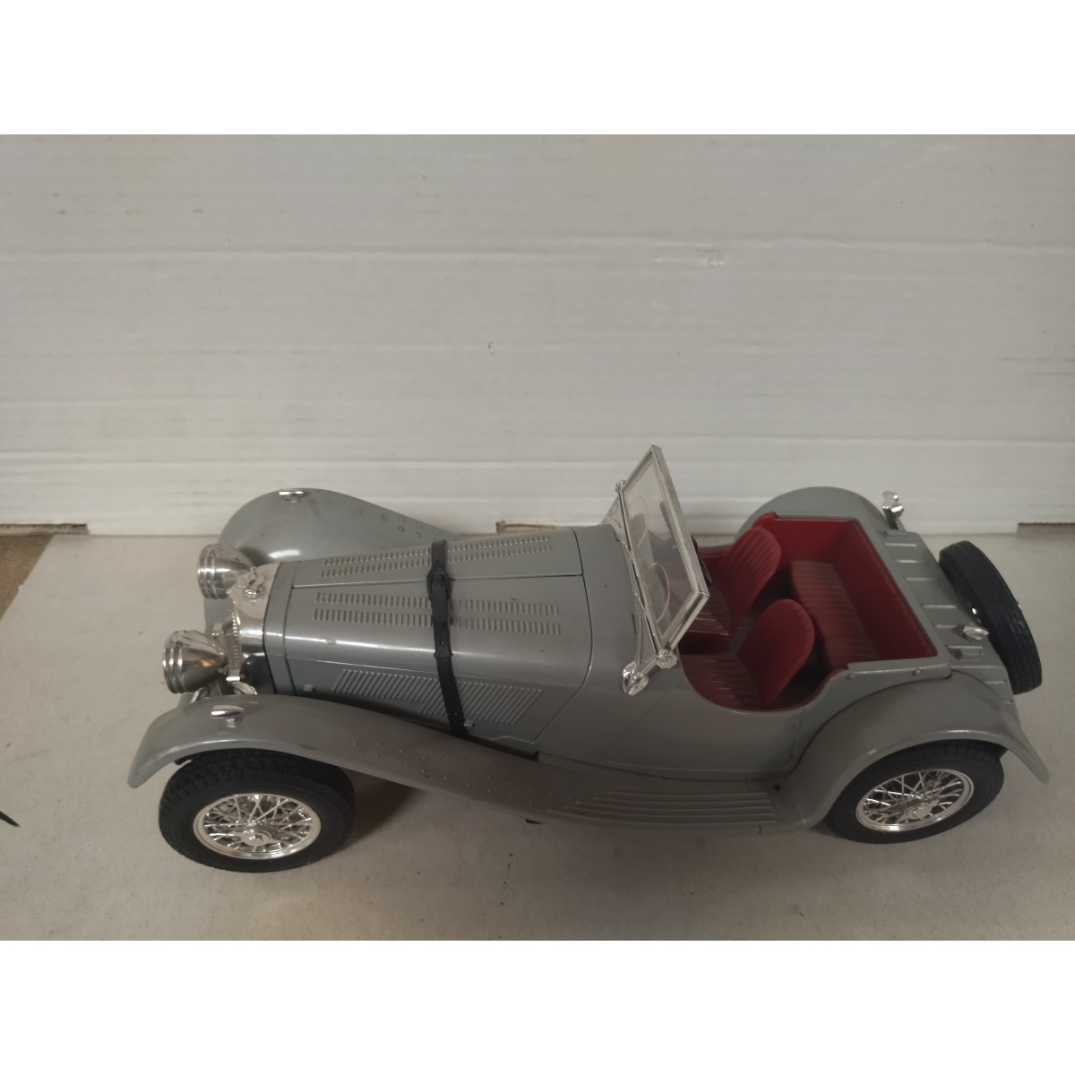 JAGUAR SS 100 1937 GREY 1:18 BBURAGO NO BOX DEFECT/V FOTOS - BCN