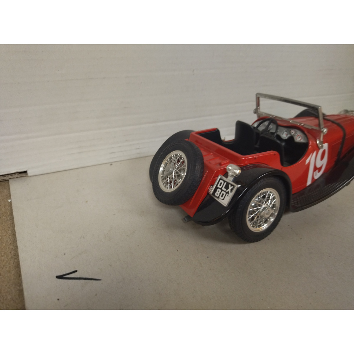 JAGUAR SS 100 1937 RED DESGUACE 1:18 BBURAGO NO BOX DEFECT/V FOTOS