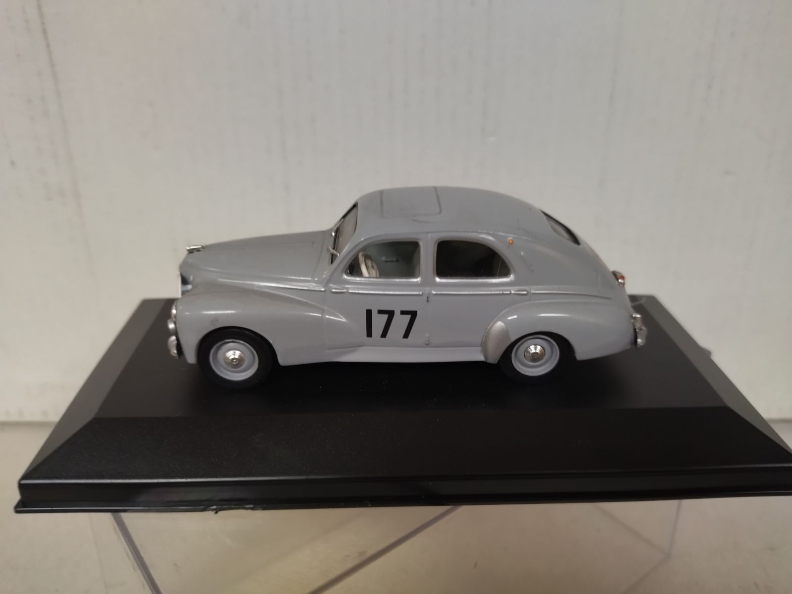 Peugeot 203 1959 - CCC 1/43 (Kit Monté, White Metal, Noir)