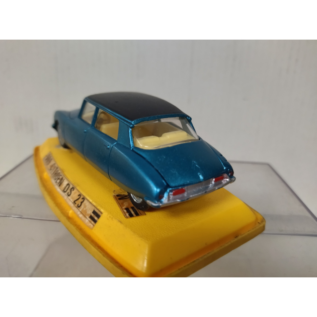 Pilen 1:43 - 1 - Coche a escala - ref. 530 Citroën DS 23 - hecho en