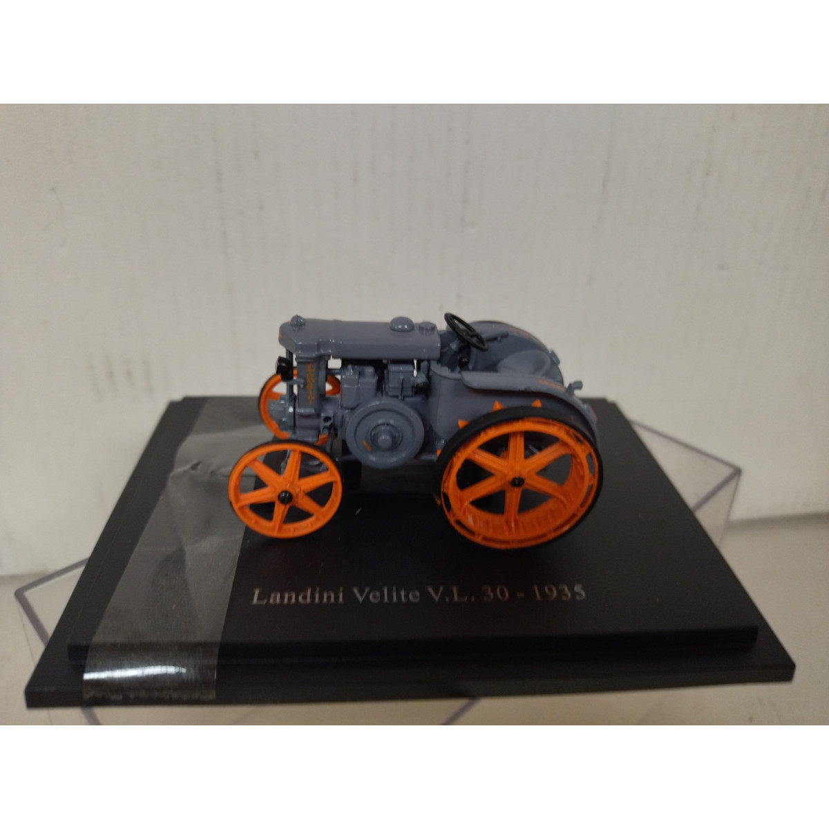 Modèle Réduit Tracteur Landini Velite VL30 1935 - échelle 1:43 Universal Hobbies