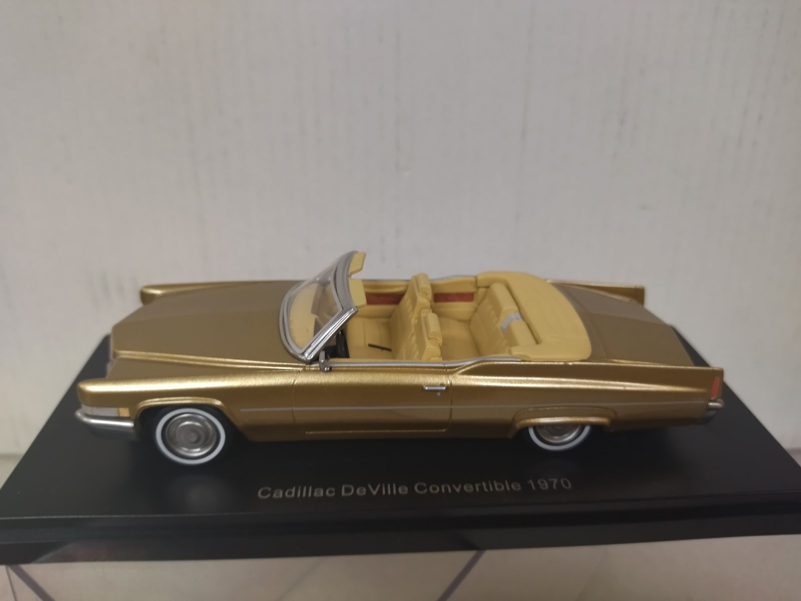 Miniature Cadillac Convertible 1959 - M.A.E. Scale Models 1:43 - N°101 - Rare