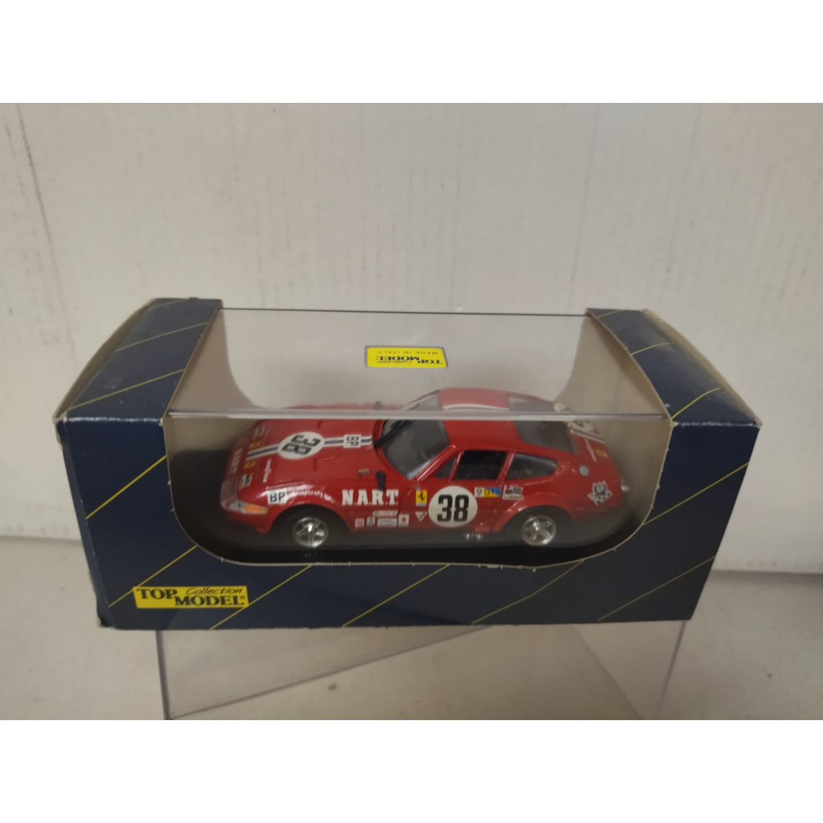 Focus Sur La Ferrari 365 GTB/4 Daytona Competizione Des 24 Heures Du Mans 1972