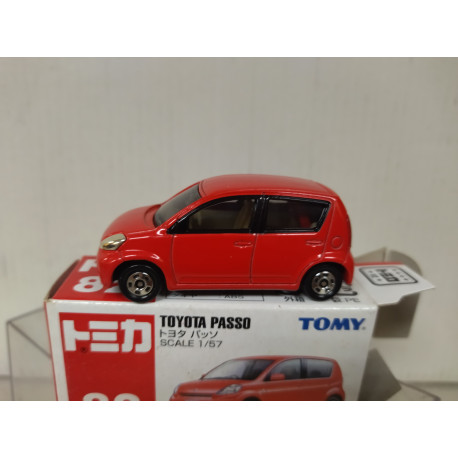 TOYOTA PASSO RED 1:57/apx 1:64 TOMICA 82