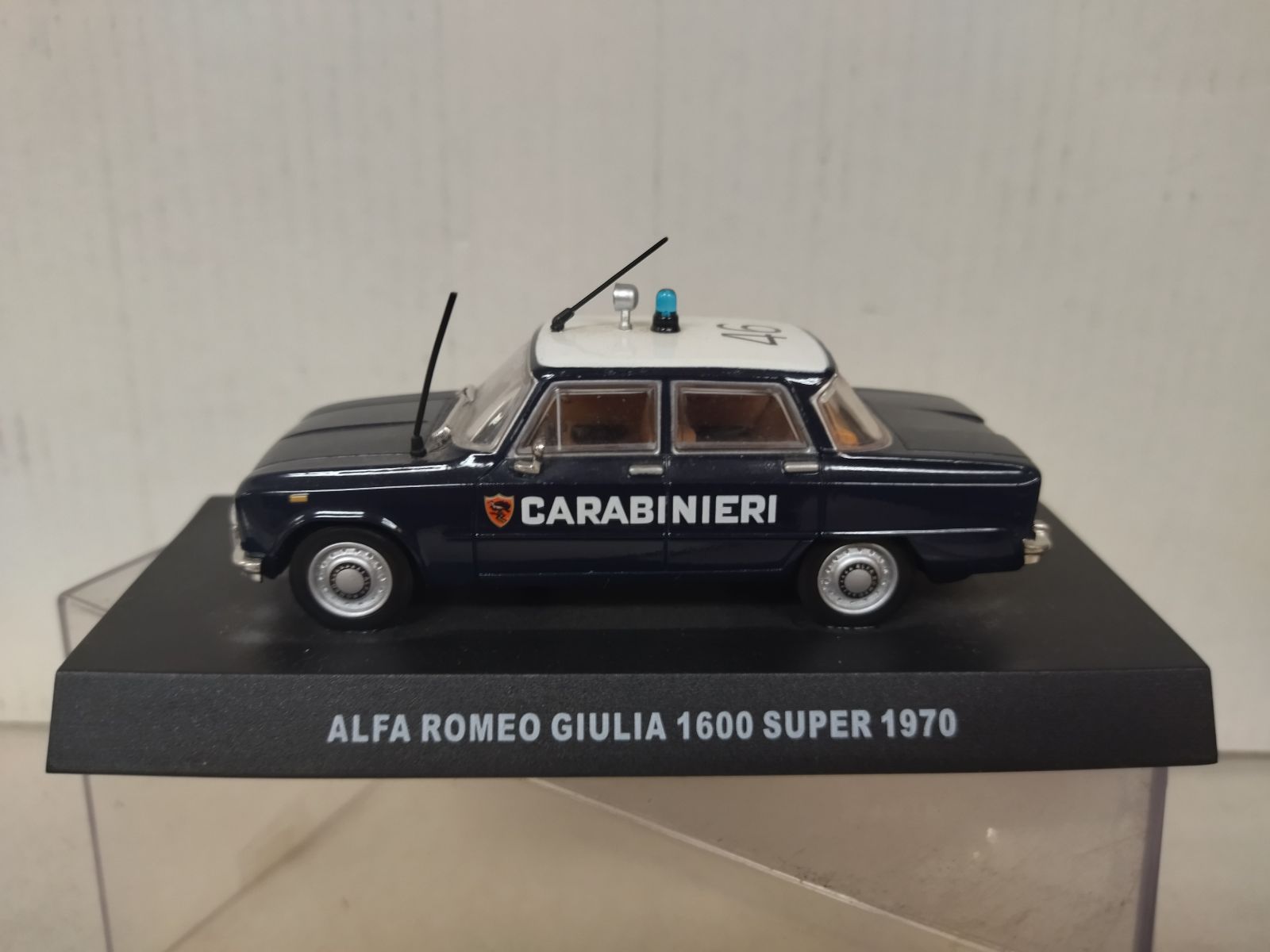 ALFA ROMEO GIULIA 1970 1600 SUPER CARABINIERI 1:43 DeAGOSTINI CAJA
