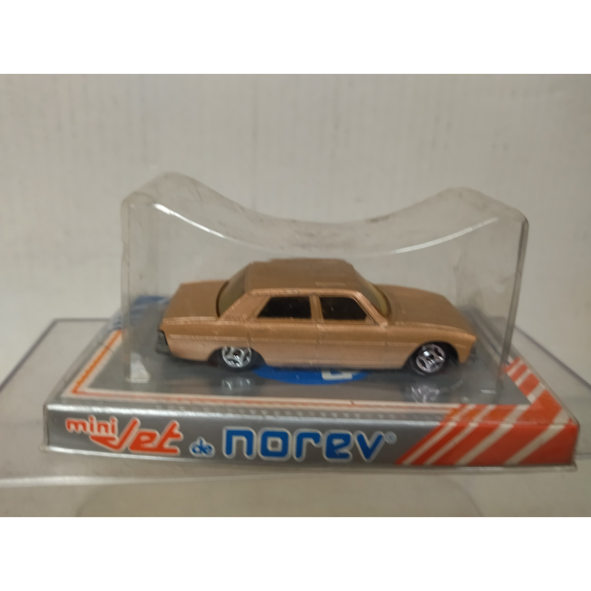 El Garaje Algabeño: Peugeot 60 V6 Pompiers du Var de NOREV