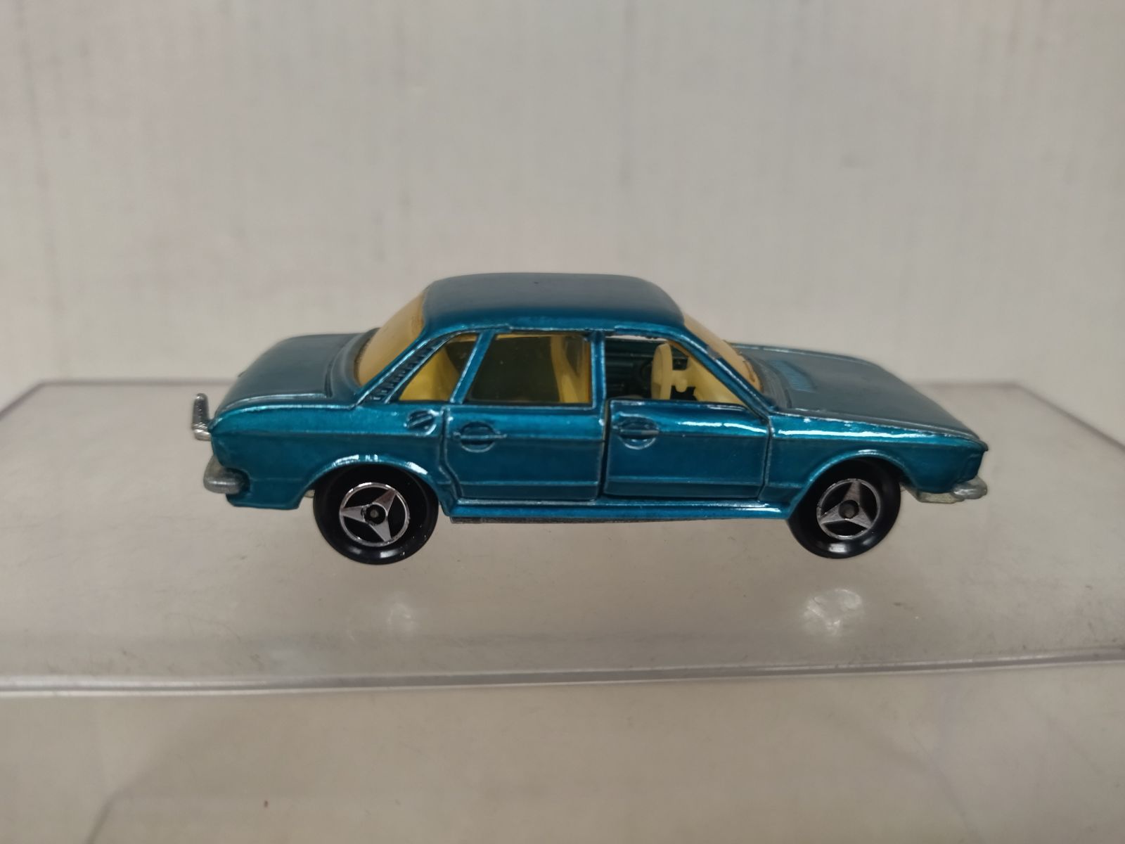 volkswagen-k70-blue-160apx-164