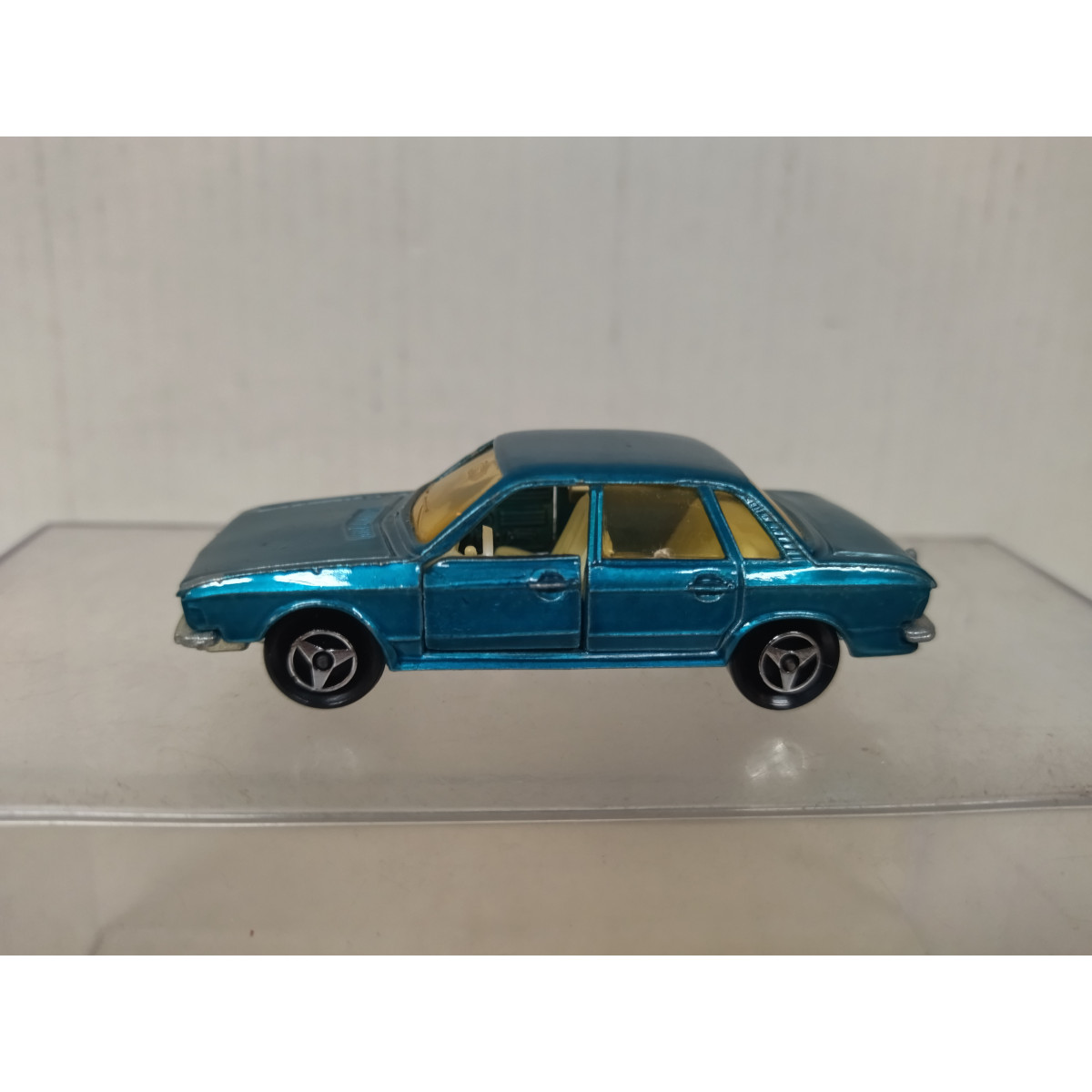 VOLKSWAGEN K70 BLUE 1:60/apx 1:64 MAJORETTE 210 NO BOX - BCN STOCK
