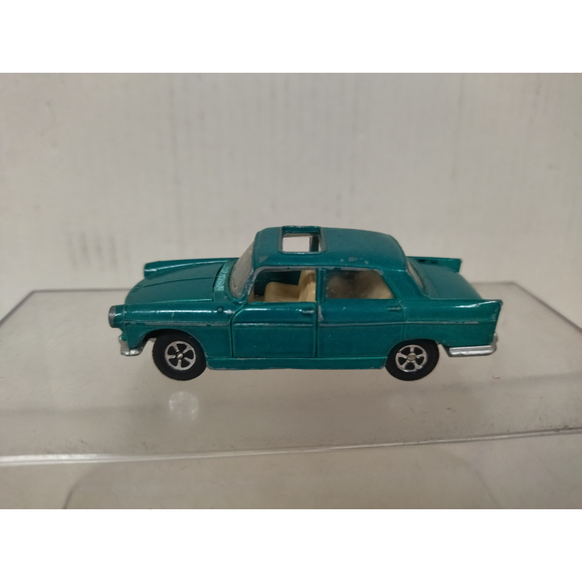 PEUGEOT 404 GREEN /apx 1:64 LONE STAR 28 IMPY ROAD MASTER - BCN