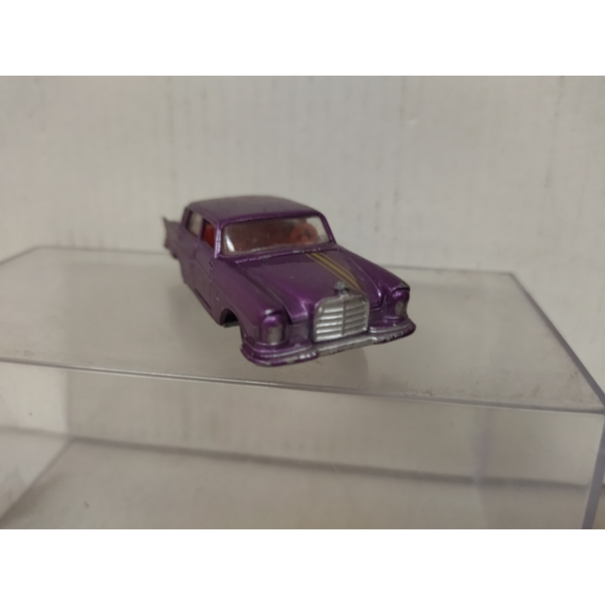 MERCEDES-BENZ 220 SE PURPLE 1:63/apx 1:64 LONE STAR FLYERS