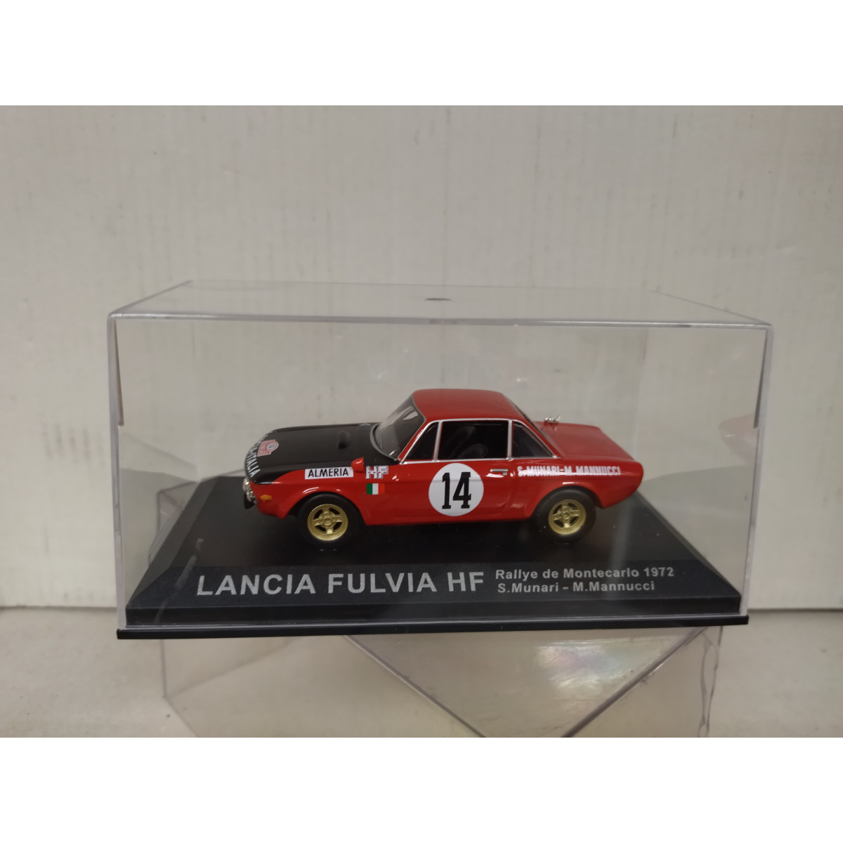 Miniatures montées - Lancia 1976 Munari 1/43 IXO - Jeux - Jouets