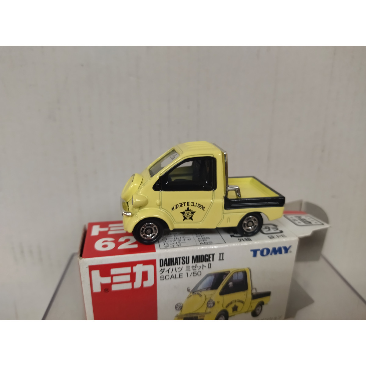 DAIHATSU MIDGET II MINI VAN PICKUP 1:50/apx 1:64 TOMICA 62