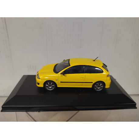 SEAT IBIZA 2003 CUPRA 160 CV 1:43 ALTAYA IXO CAJA NO ORIGINAL DEFECT/NO LUZ TRASERA