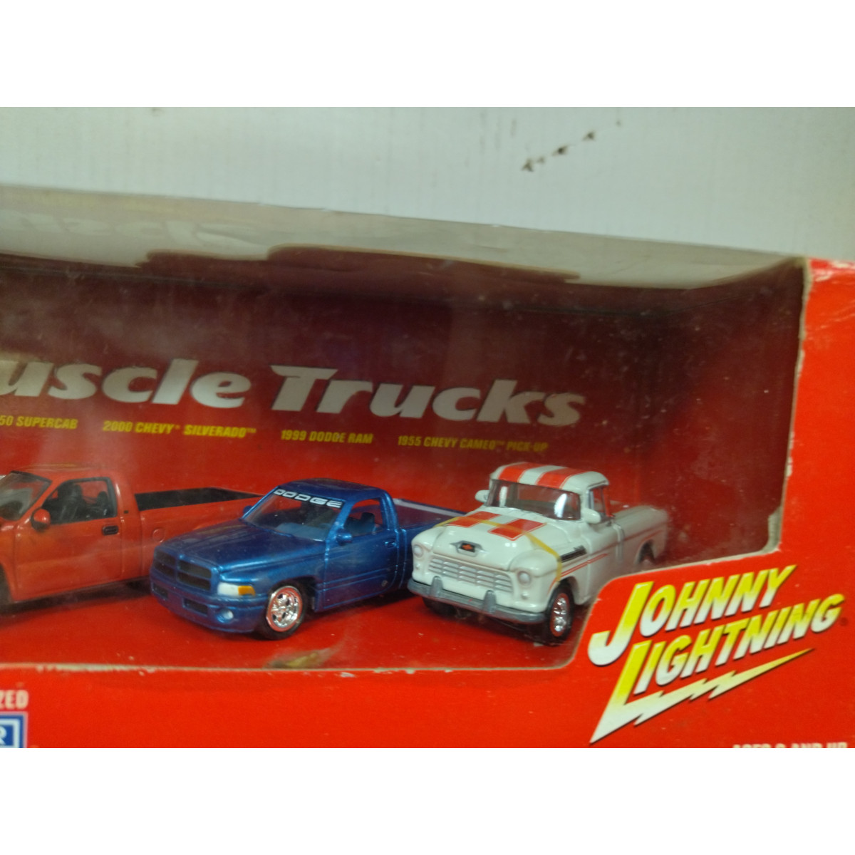 4-CAR BOX SET PICKUP MUSCLE CARS 1:64 JOHNNY LIGHTNING - BCN