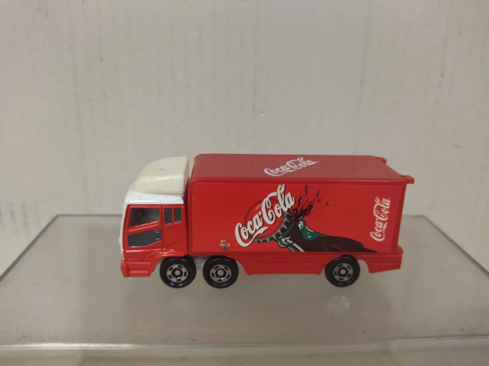 MITSUBISHI FUSO SUPER GREAT TRUCK COCA-COLA TRUCK apx 1:64 TOMICA
