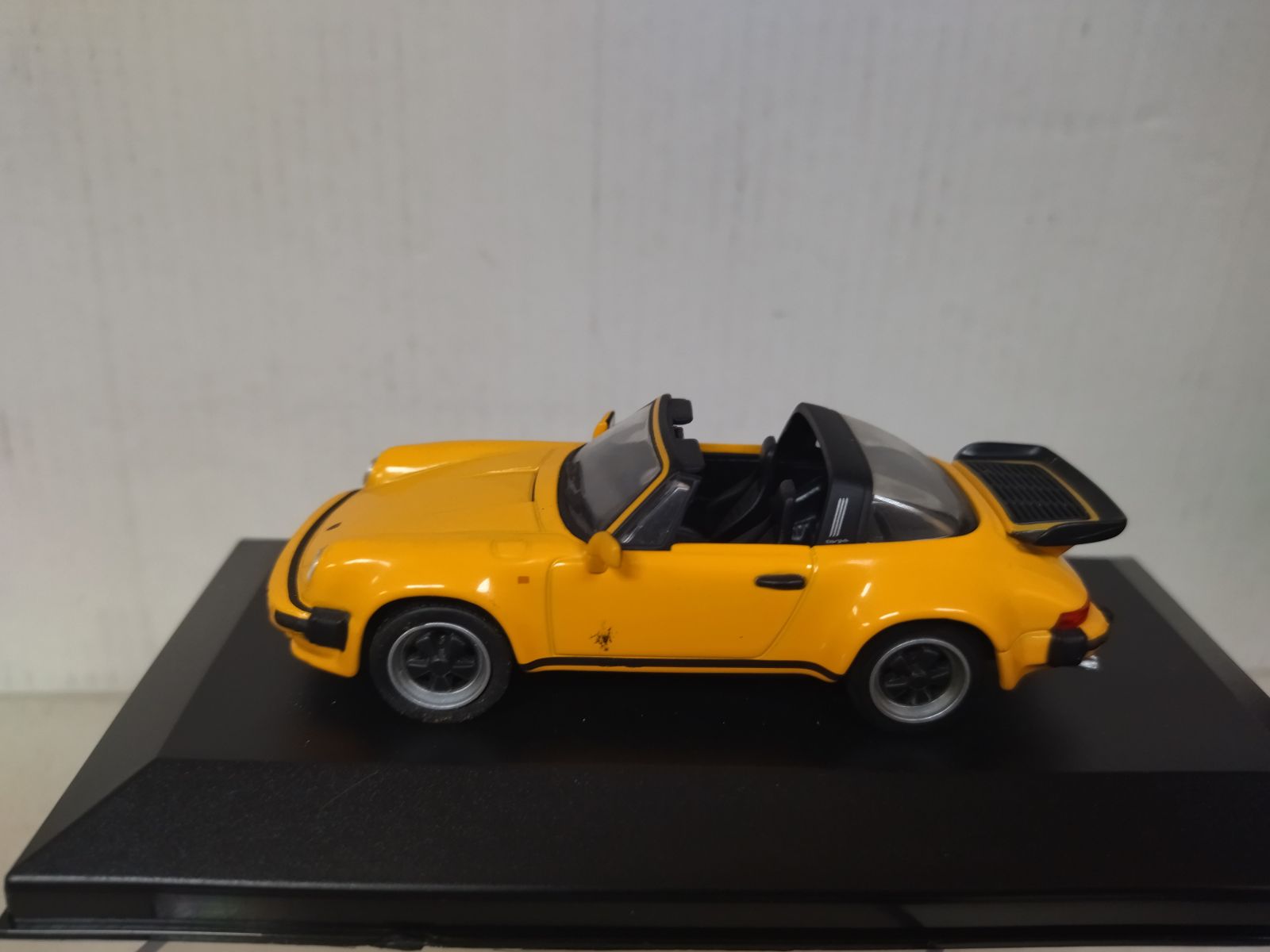 AN858 SOLIDO 1/43 Porsche Targa 911 1977 Rouge Ref. 1868 Tres Bon Etat