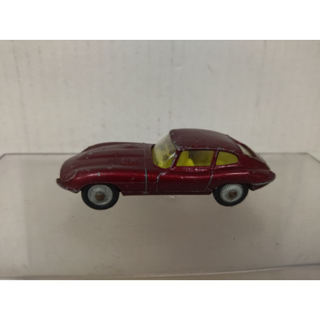 JAGUAR E-TYPE 2+2 COUPE RED apx 1:64 HUSKY VINTAGE NO BOX