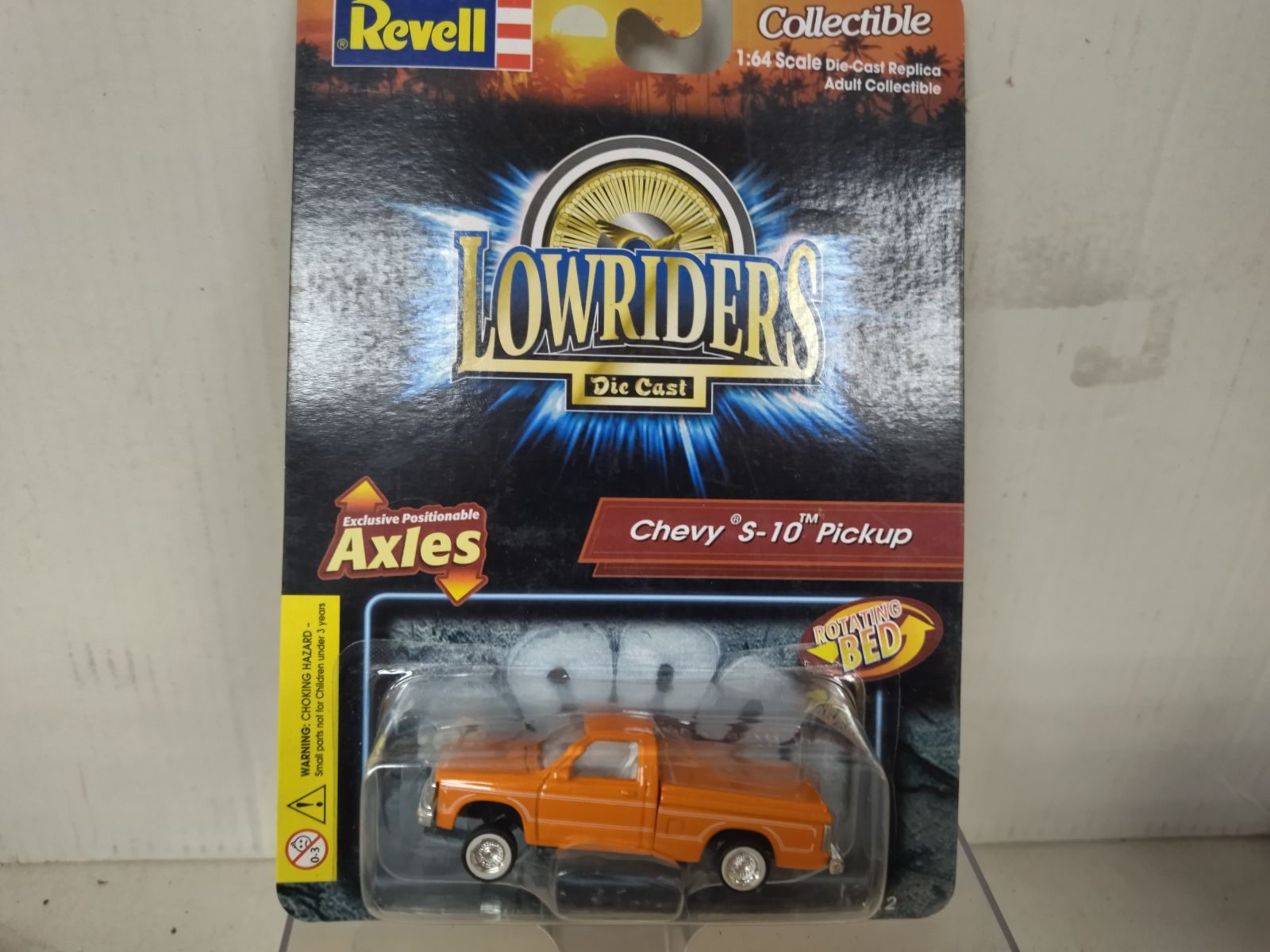 CHEVROLET S-10 PICKUP ORANGE LOWRIDERS 1:64 REVELL - BCN STOCK CARS