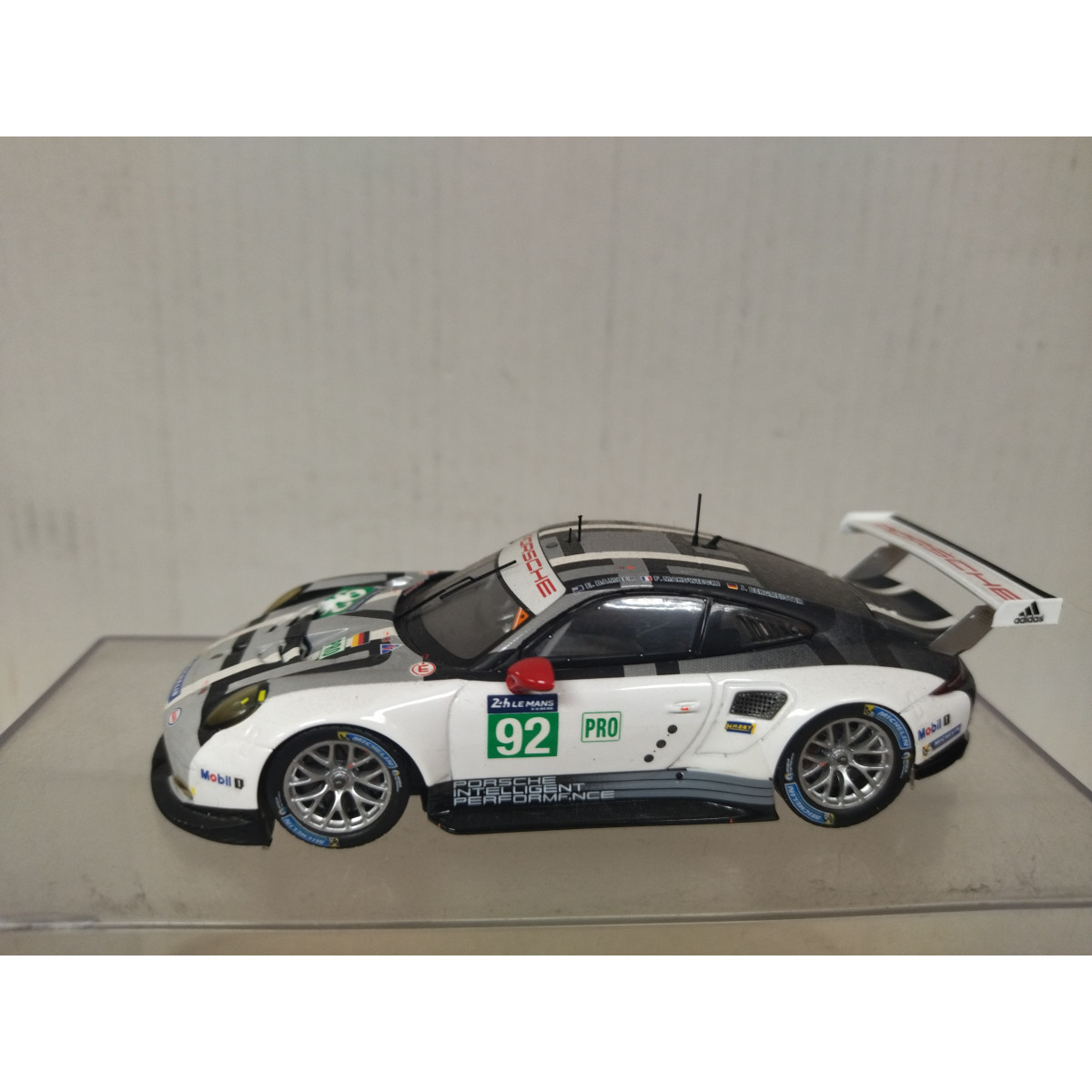 Porsche 911 Carrera RS 3.0 N° 71 Vainqueur 24h Le Mans 1976 1/43 Spark