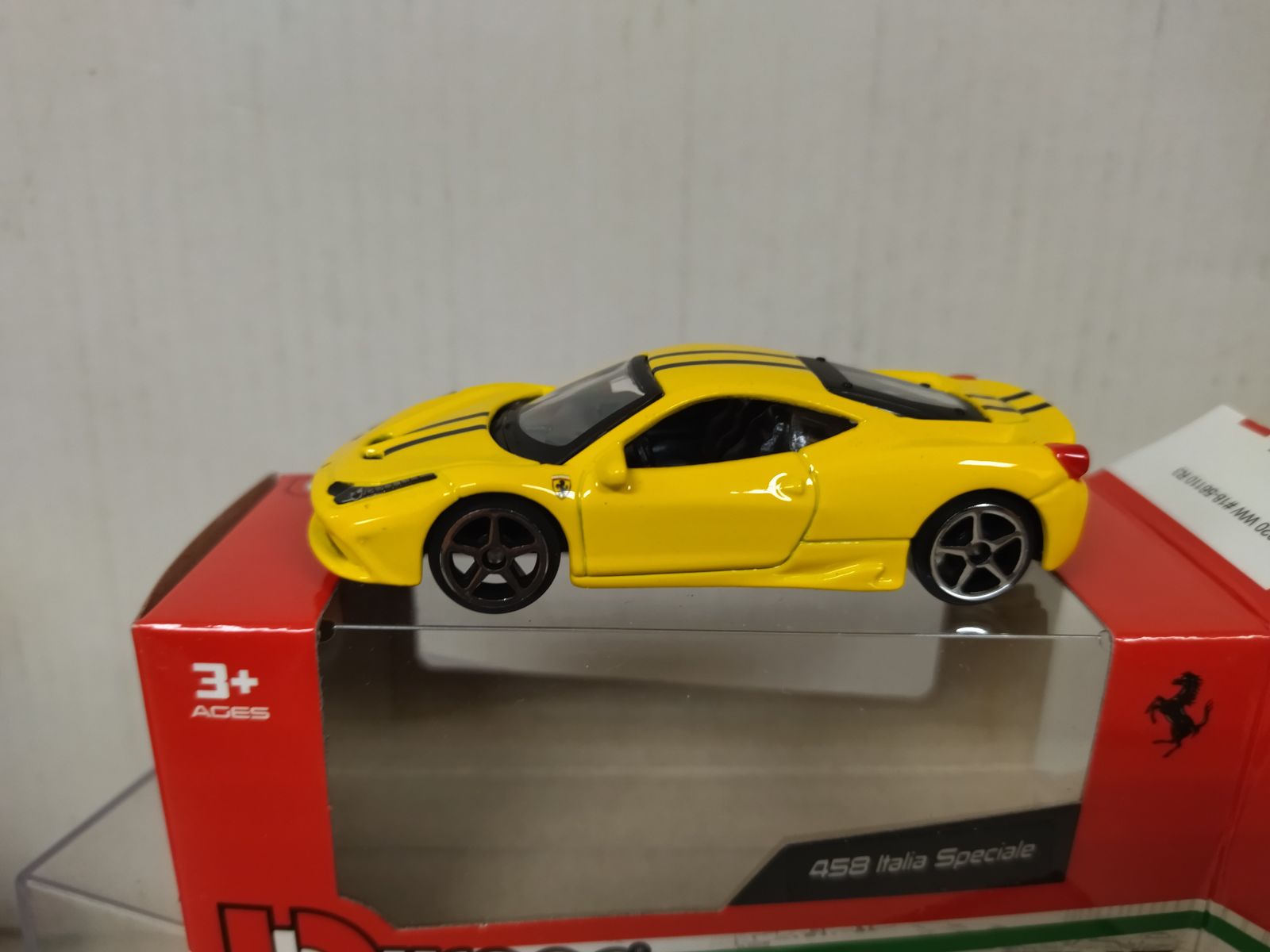 1/64 Kyosho Ferrari Collection 11 458 Speciale A Yellow diecast model car 77G3