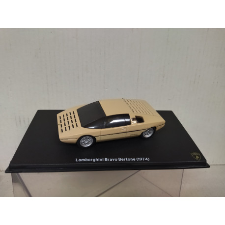 LAMBORGHINI BRAVO BERTONE 1974 1:43 CENTAURIA IXO