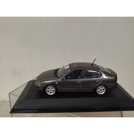 SEAT TOLEDO 1999 SALOON STEEL GREY 1:43 MINICHAMPS