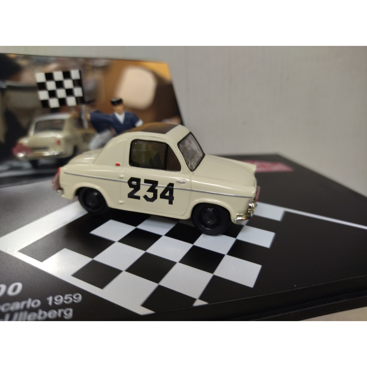 VESPA 400 1959 RALLY MONTE CARLO CHAVY-ULLEBERG 1:43 NOREV 850010